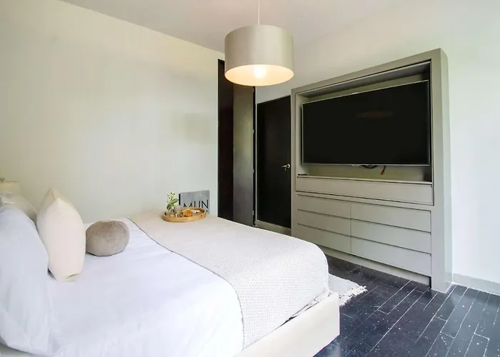 6br House In Amsterdam Street Near Parque *